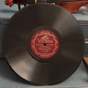 In Old Madrid"Emilio De Gogorza. 10-inch, 78 RPM, Shellac
